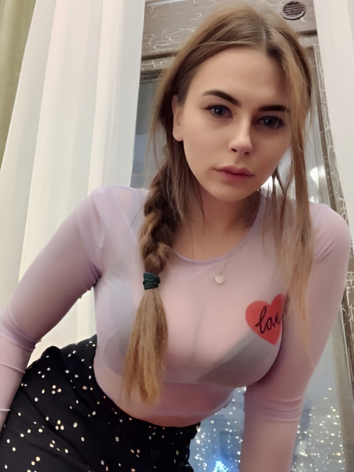 Стефания привлекательная девушка из Белово цена от 2500 руб