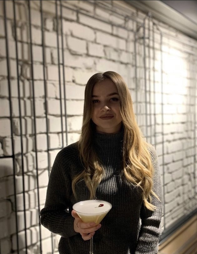 🎥 Клава привлекательная девушка из Белово цена от 8000 руб