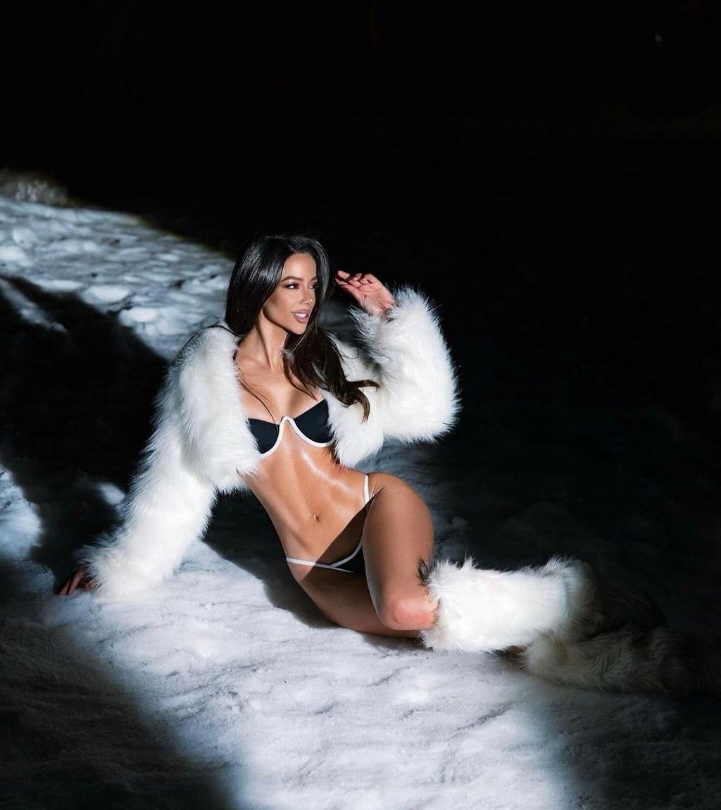 Марианна привлекательная девушка из Белово цена от 7000 руб